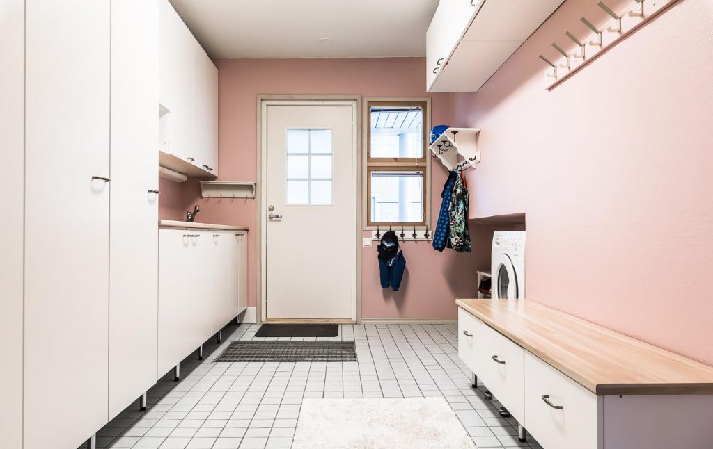 Lapsiperheen sisustus (kodinhoitotilat)