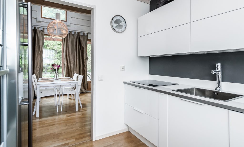 Kodin valaistus (Salvostie 25)