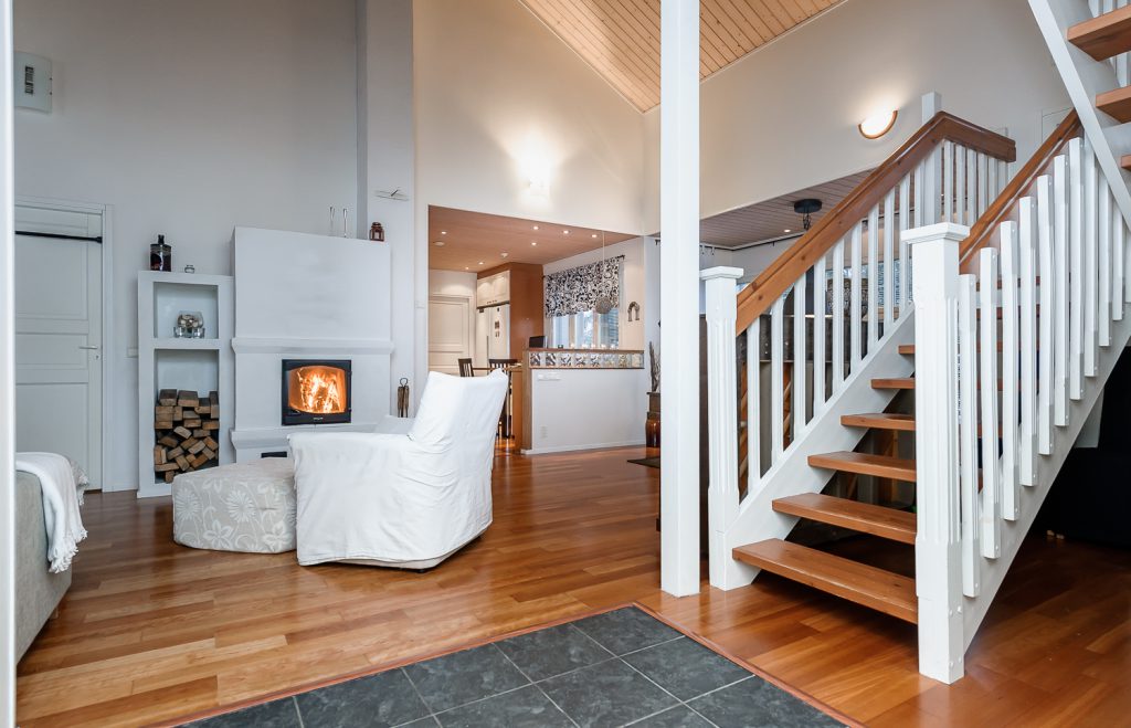 Kodin epäsuora valaistus (Tilhirinne 1)